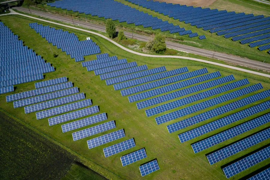 Solarpark aus der Luft